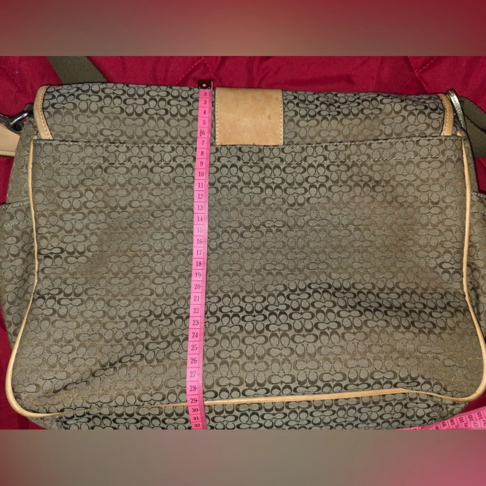 Coach elegant messenger